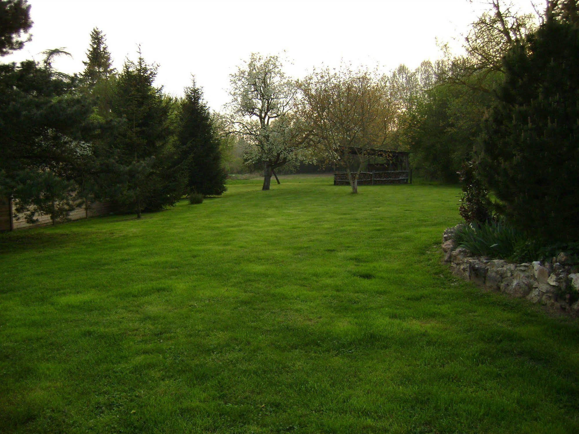 Les Chandelles Bed & Breakfast Villiers-le-Morhier Exteriör bild